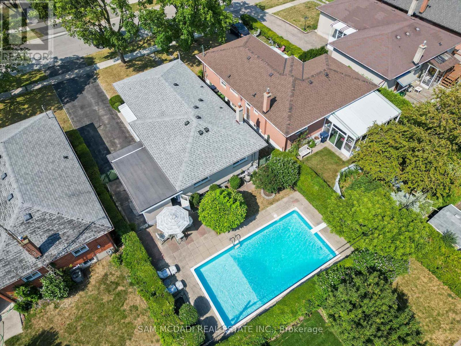 Photo 38 of 70 Frost Street, Toronto ON