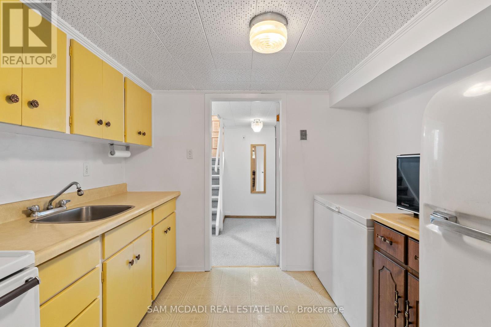 Photo 10 of 70 Frost Street, Toronto ON