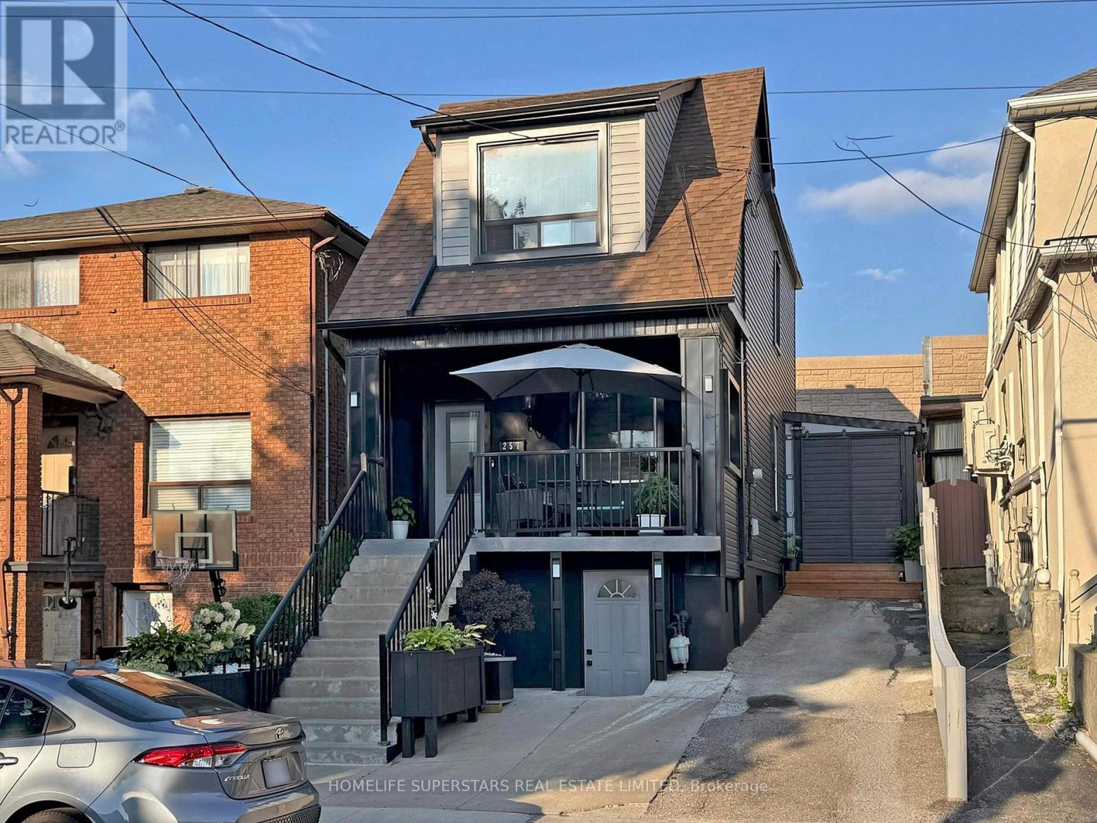 Photo 18 of 257 Prescott Avenue, Toronto ON