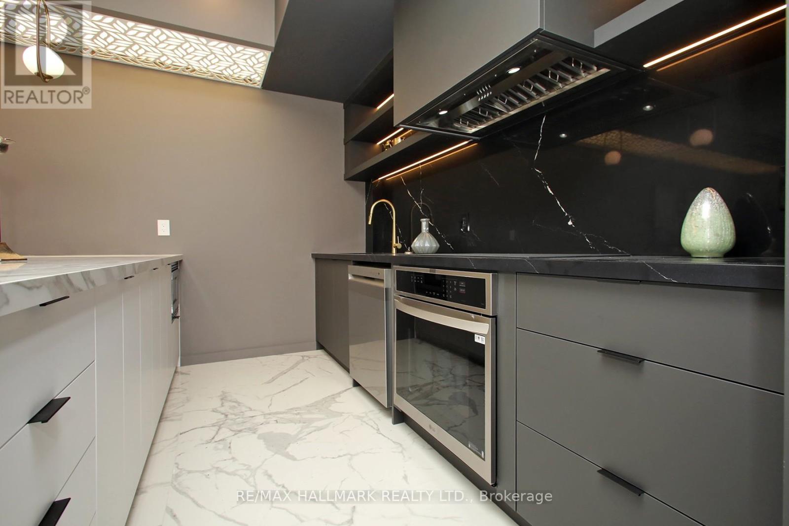 Photo 28 of 6 A Owen Street, Toronto ON