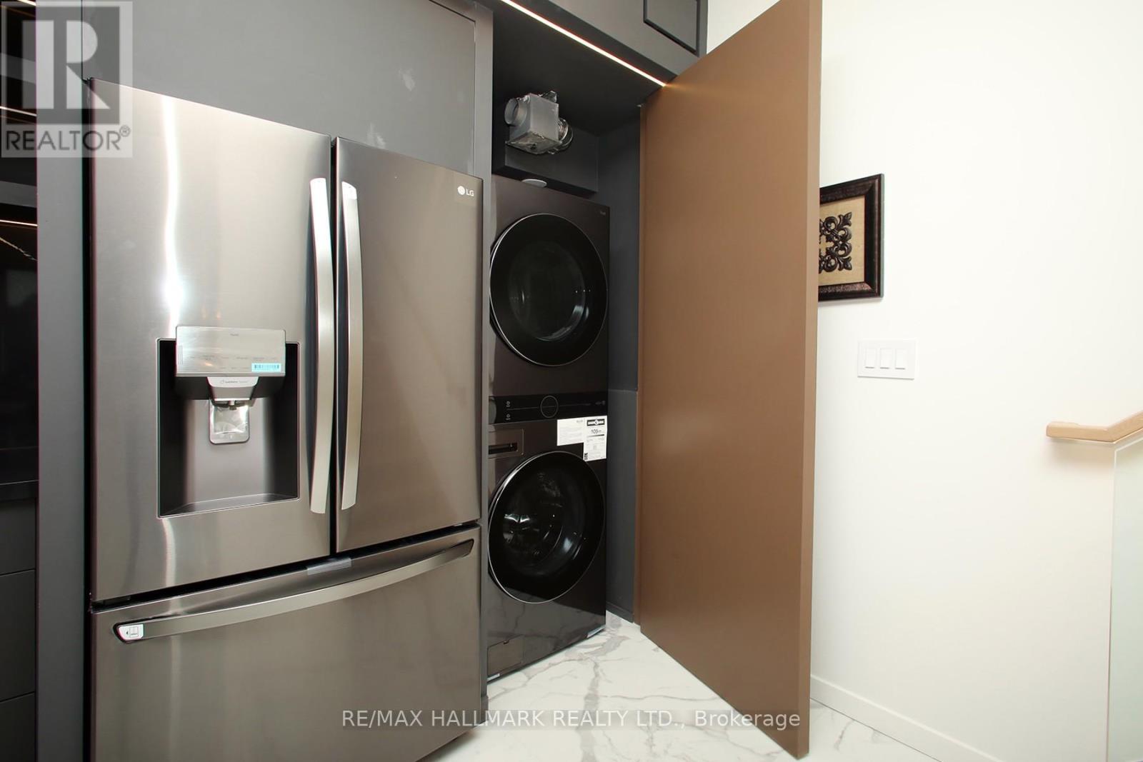 Photo 30 of 6 A Owen Street, Toronto ON