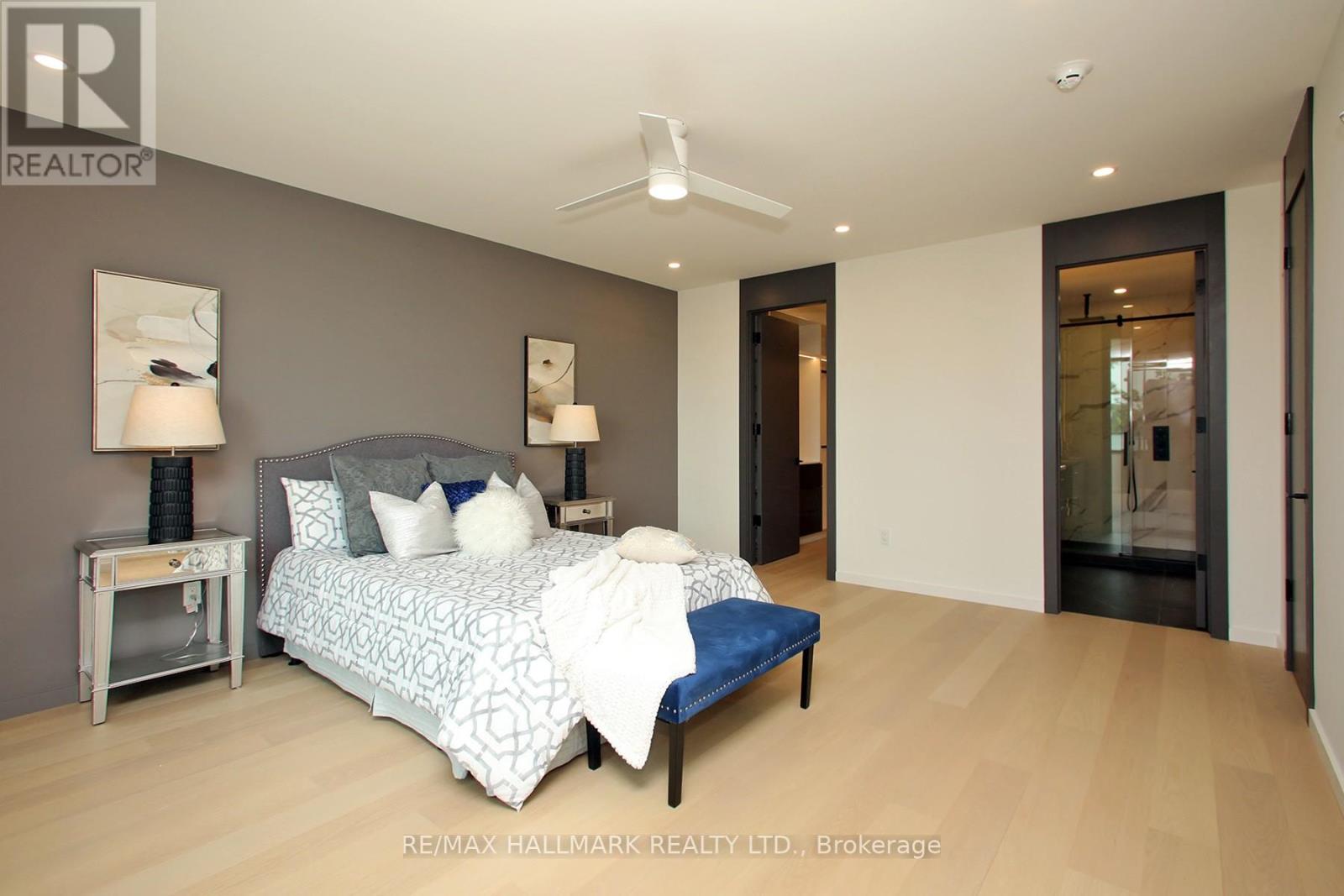 Photo 10 of 6 A Owen Street, Toronto ON