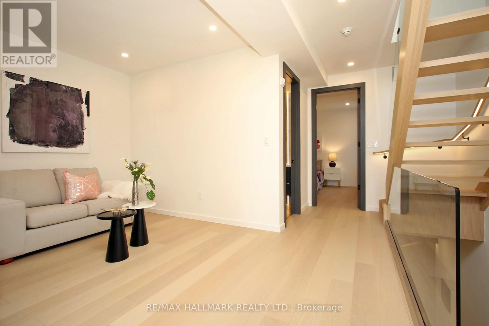 Photo 9 of 6 A Owen Street, Toronto ON