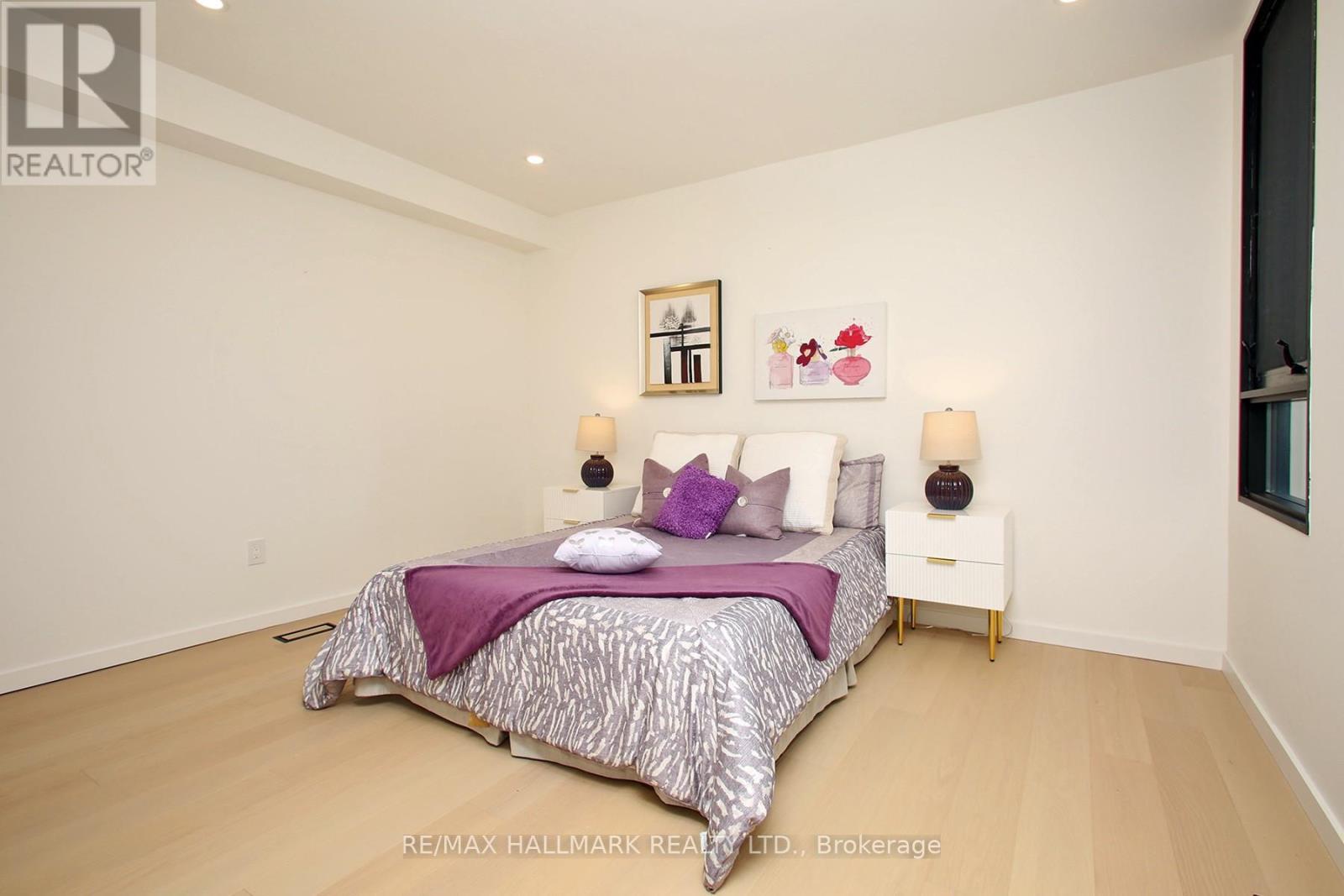 Photo 17 of 6 A Owen Street, Toronto ON