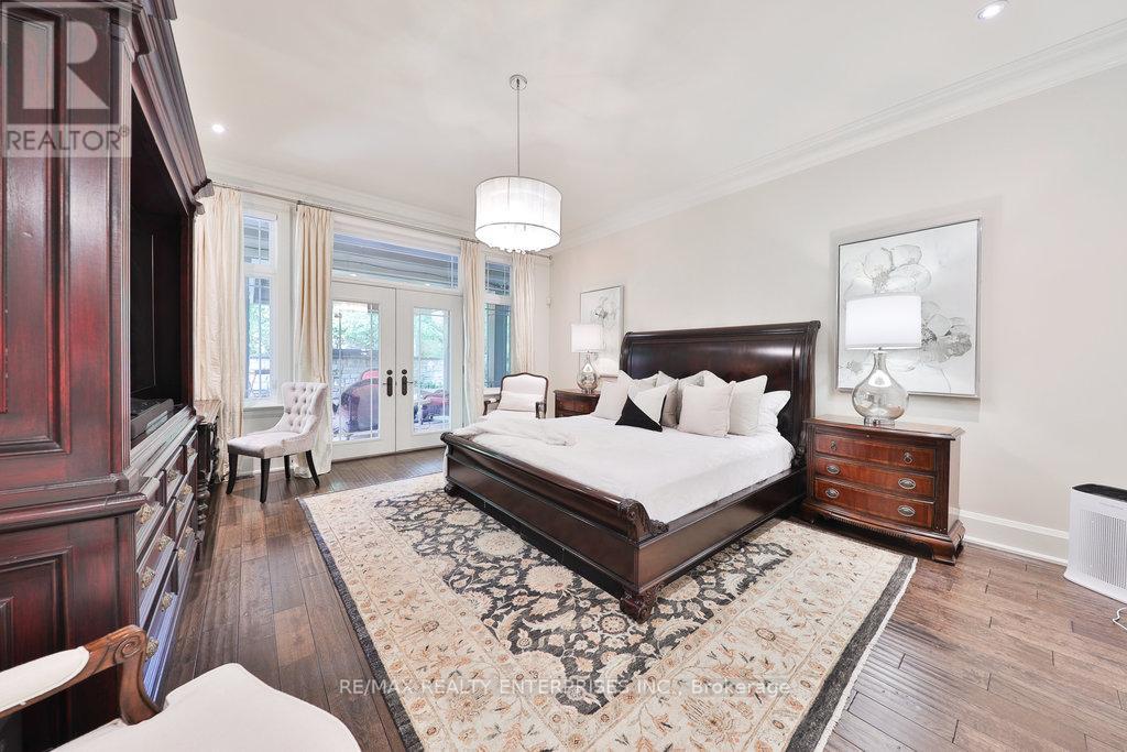 Photo 20 of 5047 Lakeshore Road, Burlington ON