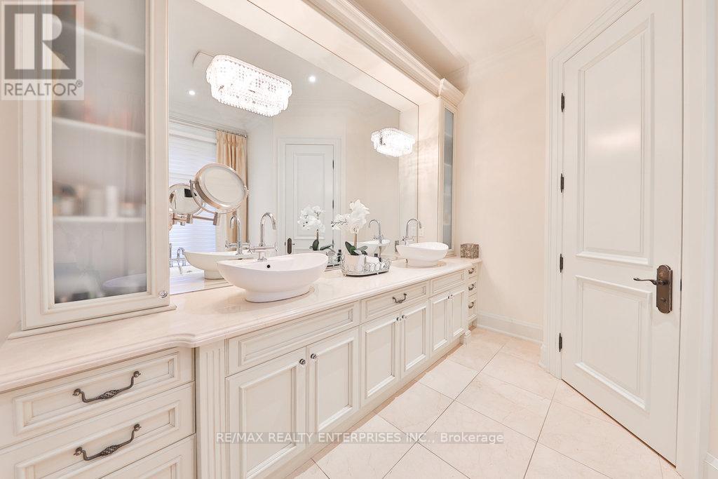 Photo 23 of 5047 Lakeshore Road, Burlington ON