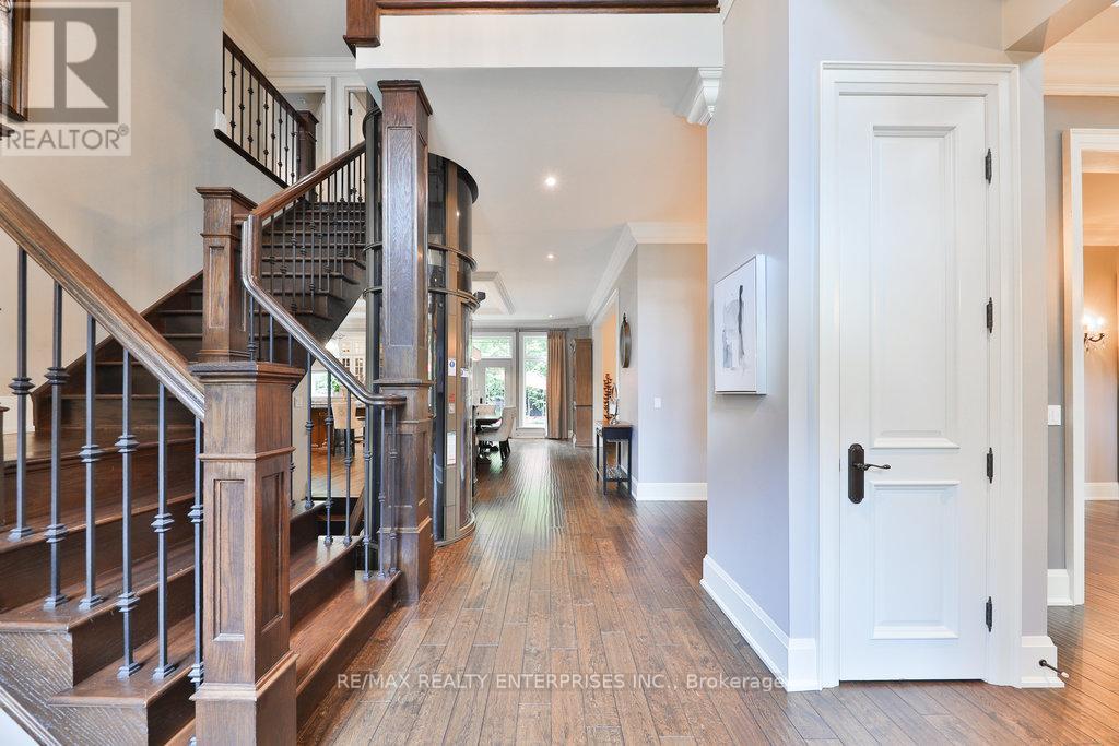 Photo 6 of 5047 Lakeshore Road, Burlington ON