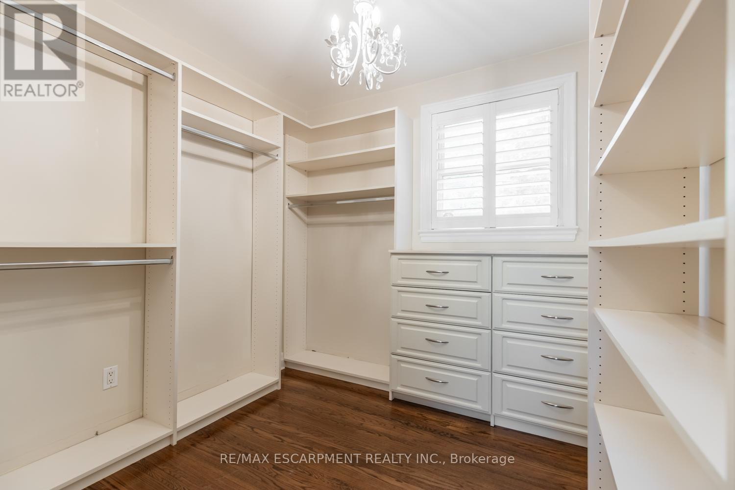 Photo 18 of 961 Shadeland Avenue, Burlington ON