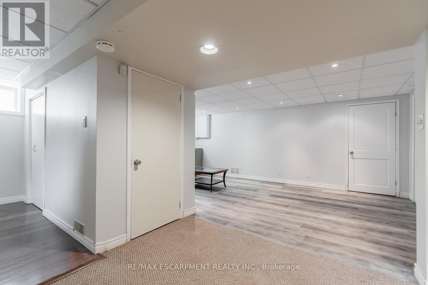 Photo 20 of 961 Shadeland Avenue, Burlington ON