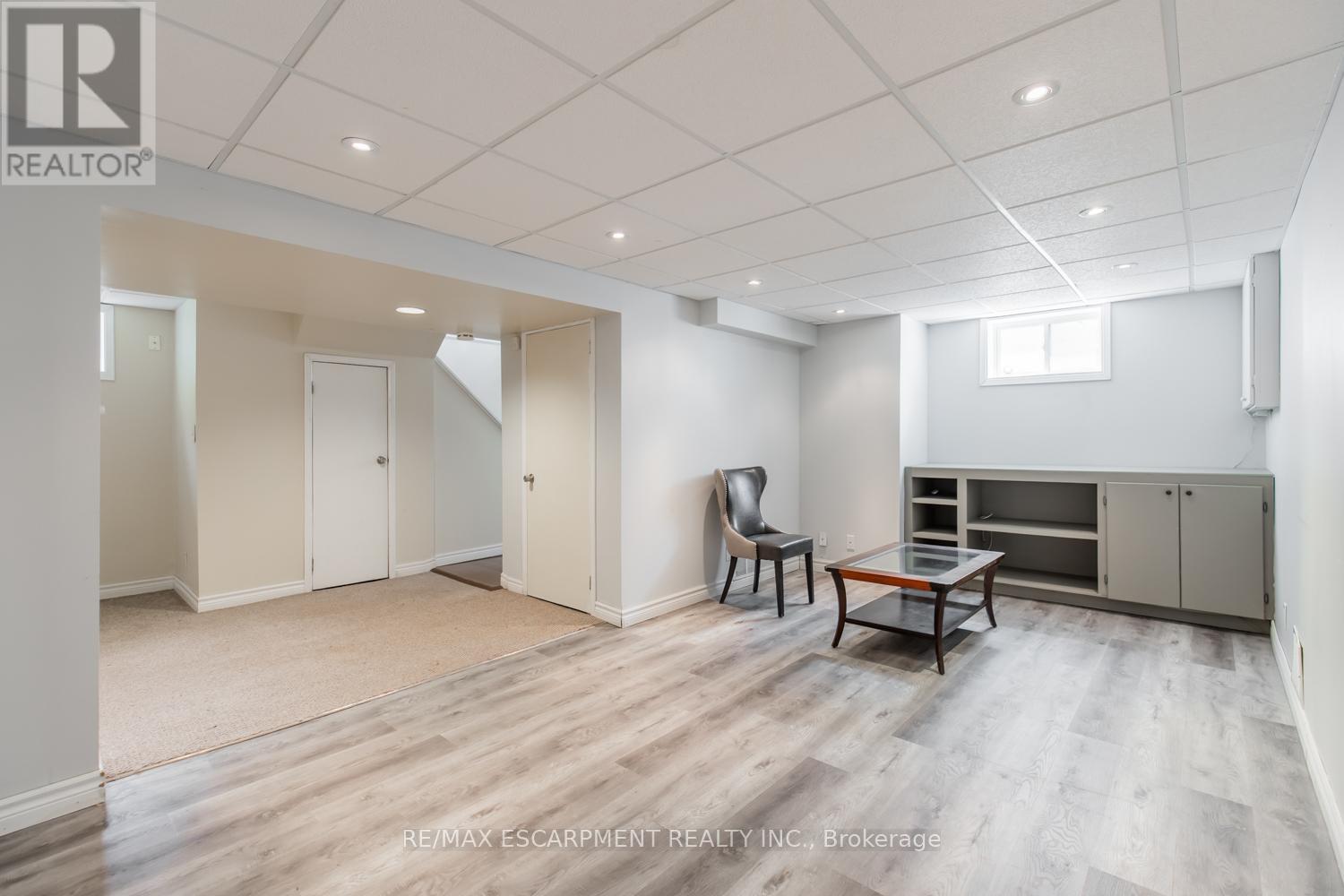 Photo 21 of 961 Shadeland Avenue, Burlington ON