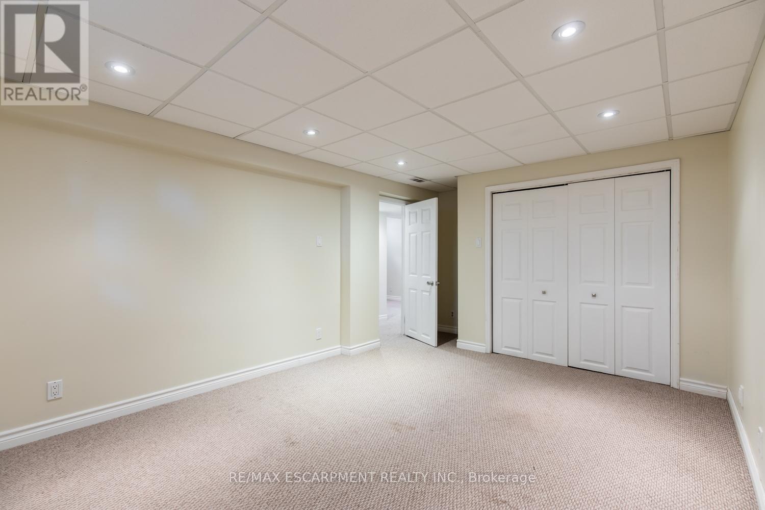 Photo 25 of 961 Shadeland Avenue, Burlington ON