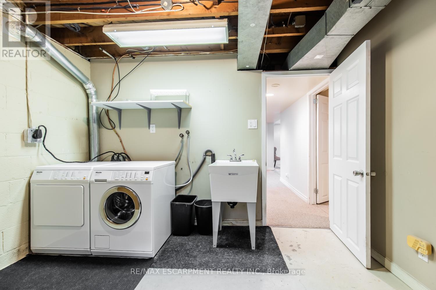 Photo 29 of 961 Shadeland Avenue, Burlington ON