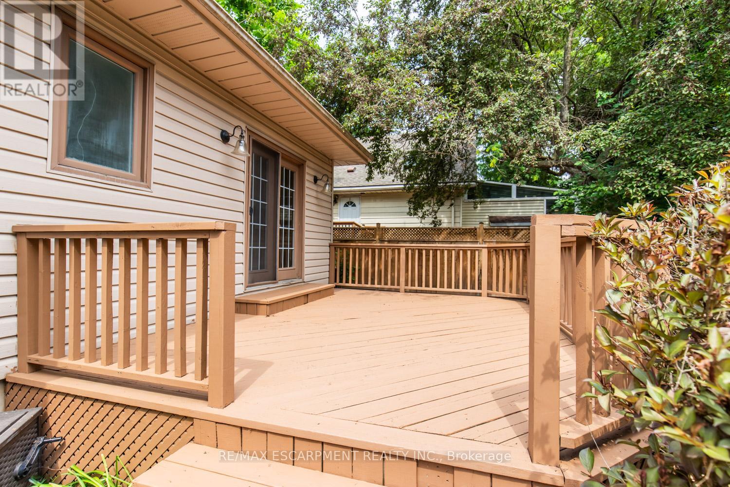 Photo 31 of 961 Shadeland Avenue, Burlington ON