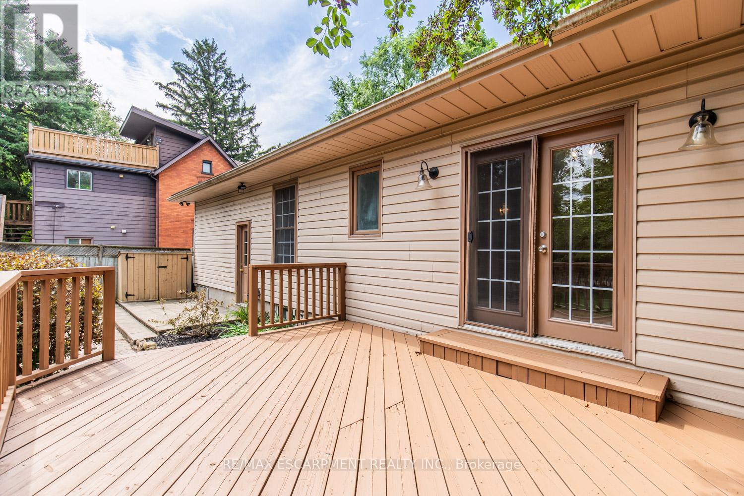Photo 32 of 961 Shadeland Avenue, Burlington ON