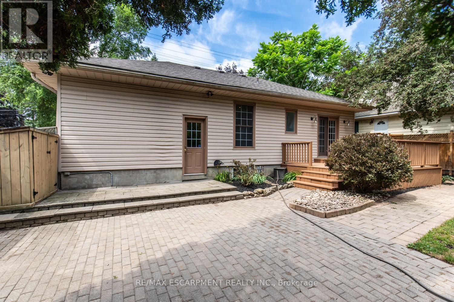 Photo 35 of 961 Shadeland Avenue, Burlington ON