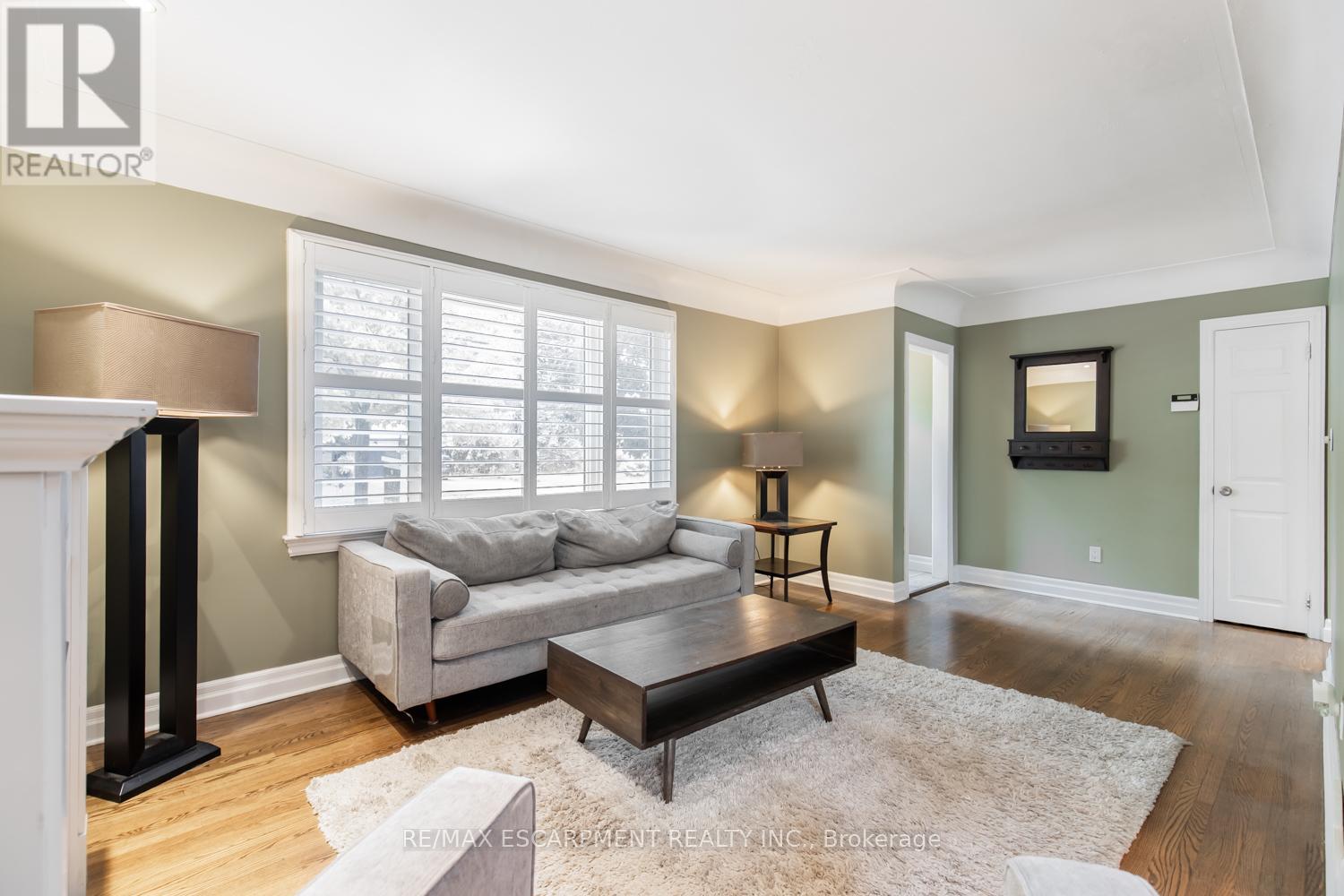 Photo 6 of 961 Shadeland Avenue, Burlington ON