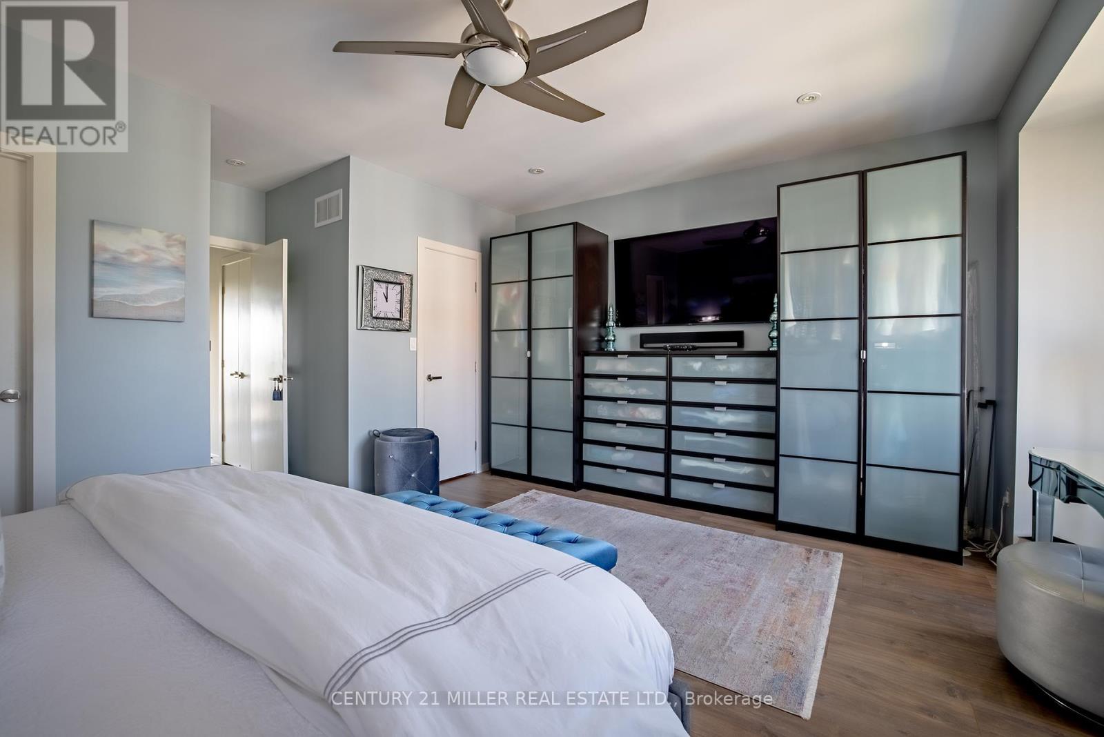 Photo 18 of 469 Nautical Boulevard, Oakville ON