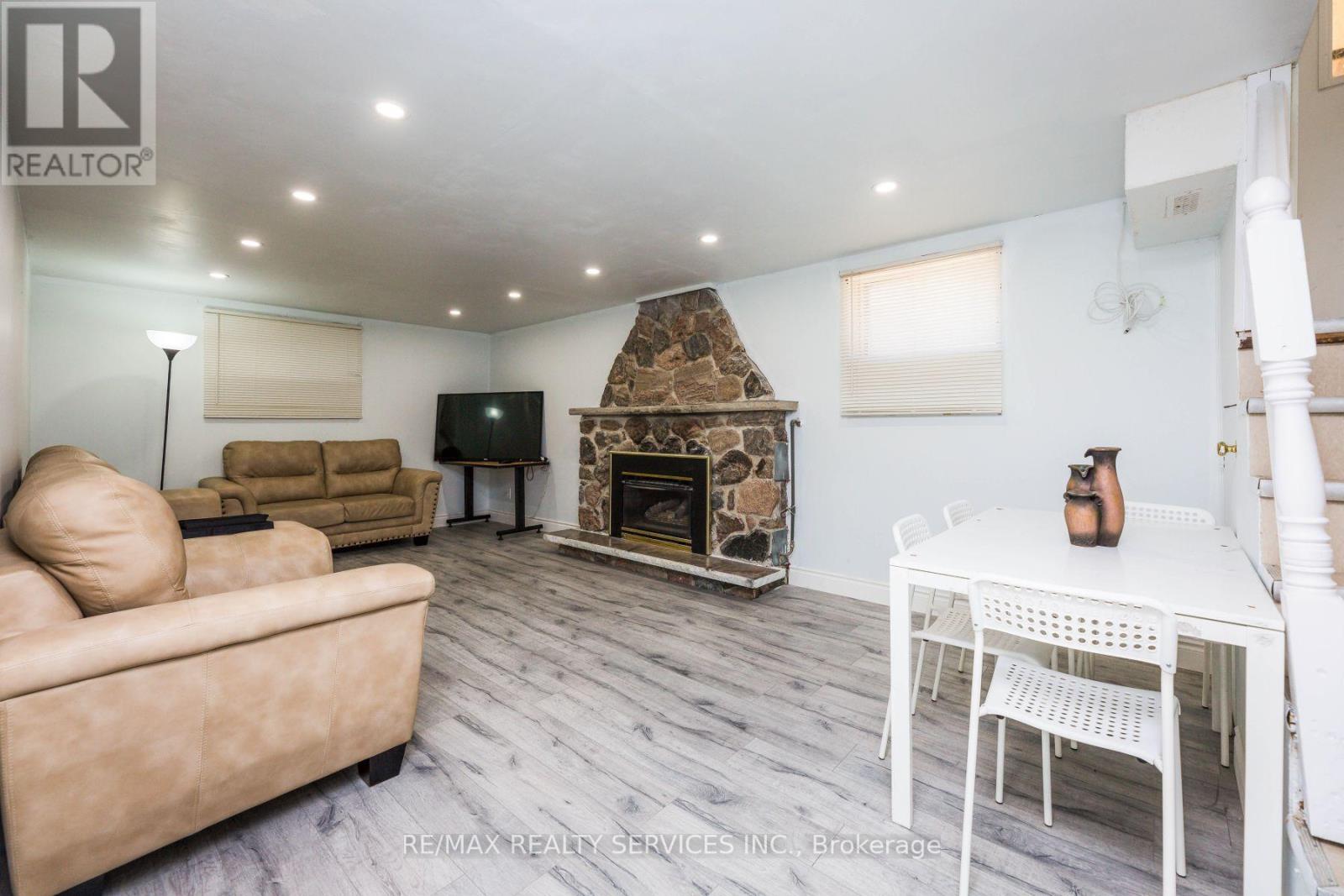 Photo 1 of 41 Manitou Crescent N, Brampton ON