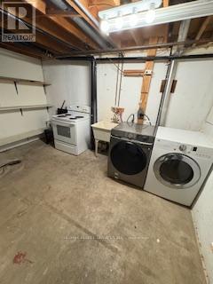 Photo 10 of 41 Manitou Crescent N, Brampton ON