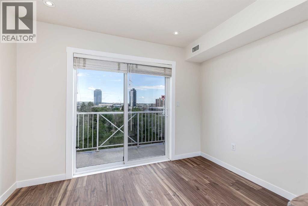 Single Family House Multi-level for Sale in    Avenue SW Sunalta Calgary 