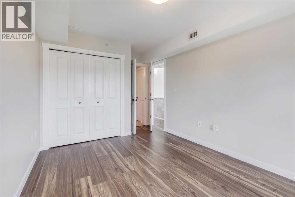 Single Family House Multi-level for Sale in    Avenue SW Sunalta Calgary 