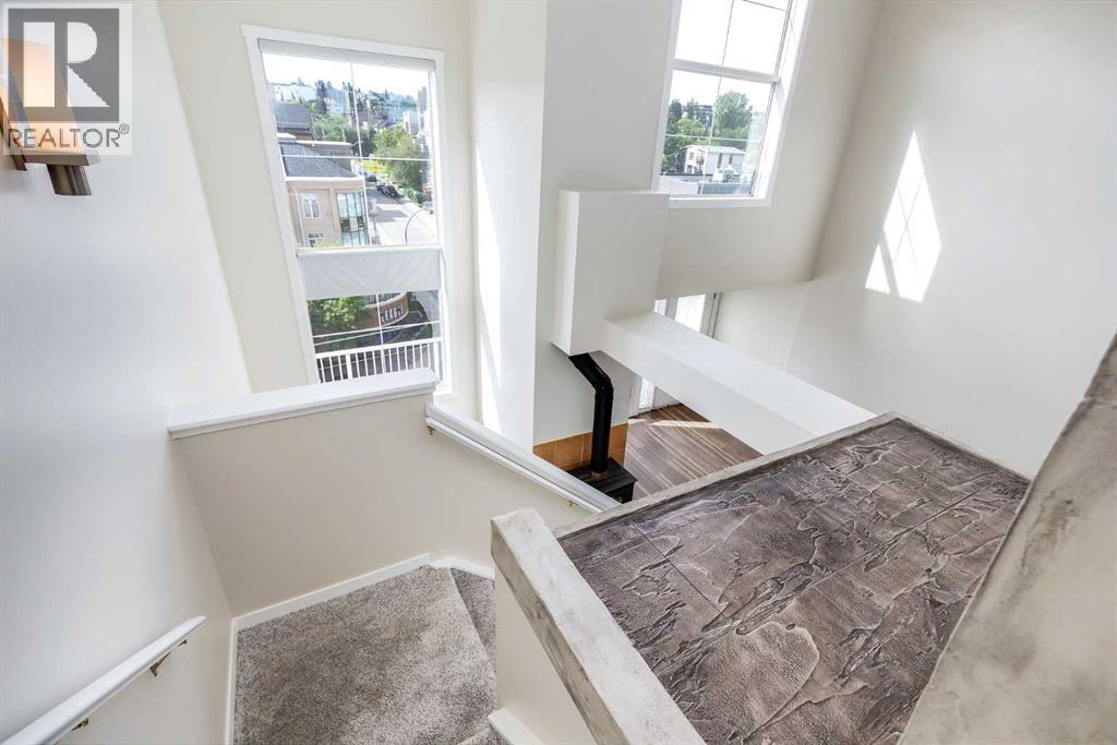 Single Family House Multi-level for Sale in    Avenue SW Sunalta Calgary 
