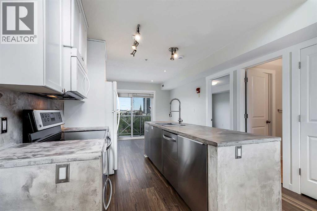 Single Family House Multi-level for Sale in    Avenue SW Sunalta Calgary 
