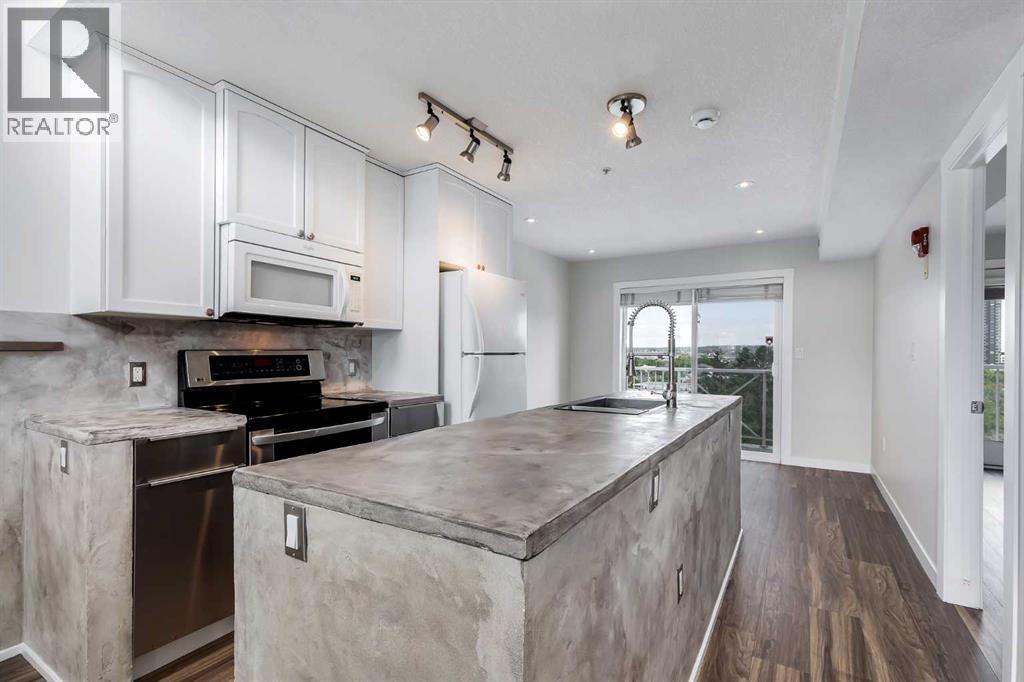 Single Family House Multi-level for Sale in    Avenue SW Sunalta Calgary 