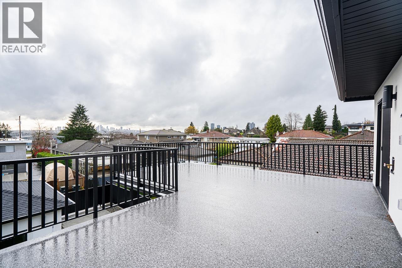Photo 24 of 6150 Napier Street, Burnaby BC