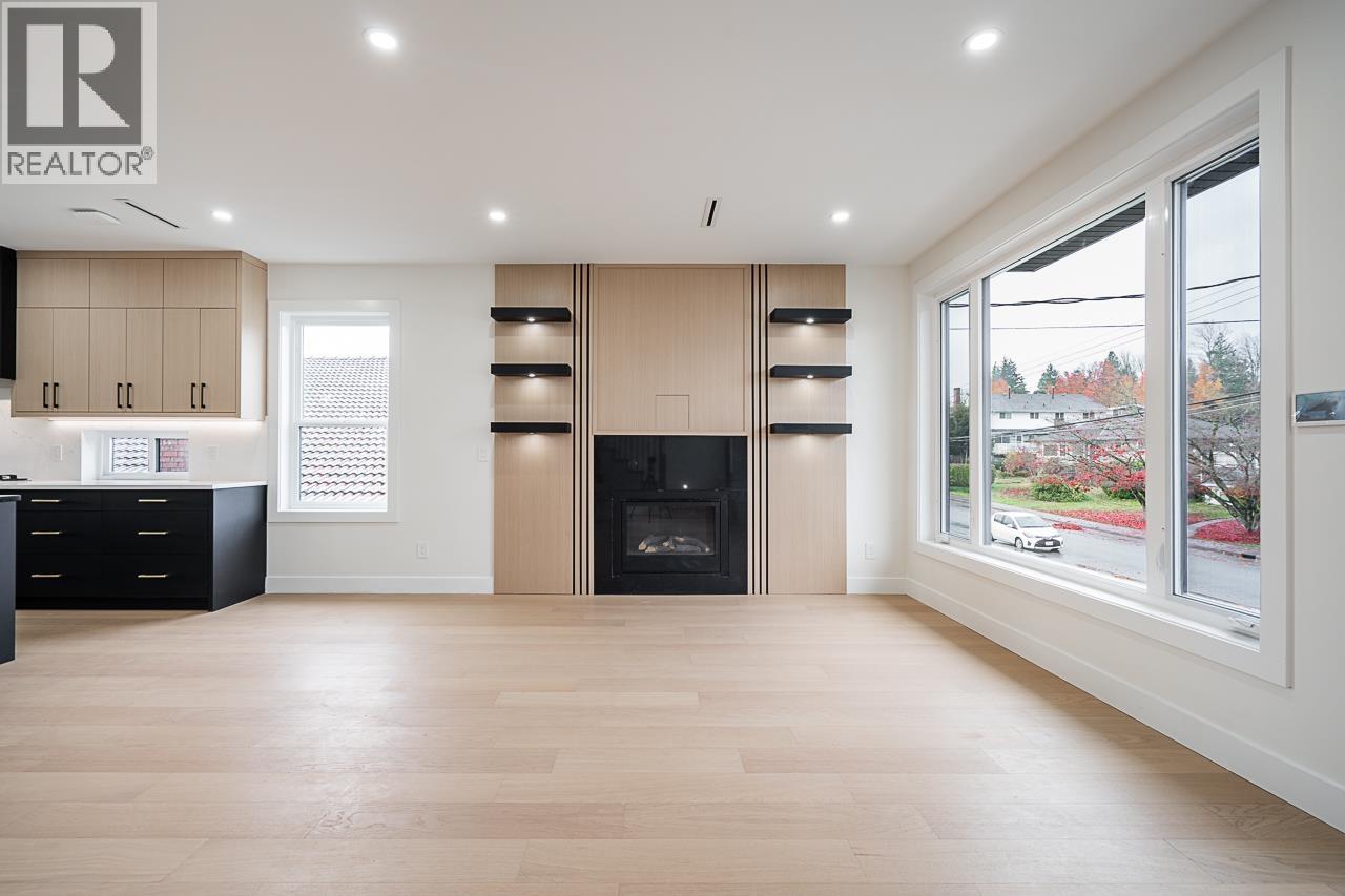 Photo 6 of 6150 Napier Street, Burnaby BC