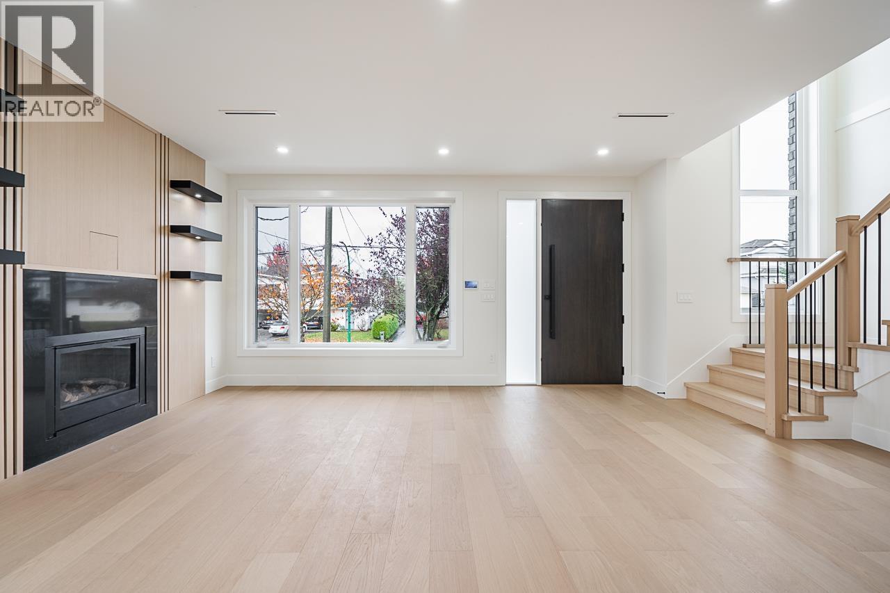 Photo 7 of 6150 Napier Street, Burnaby BC
