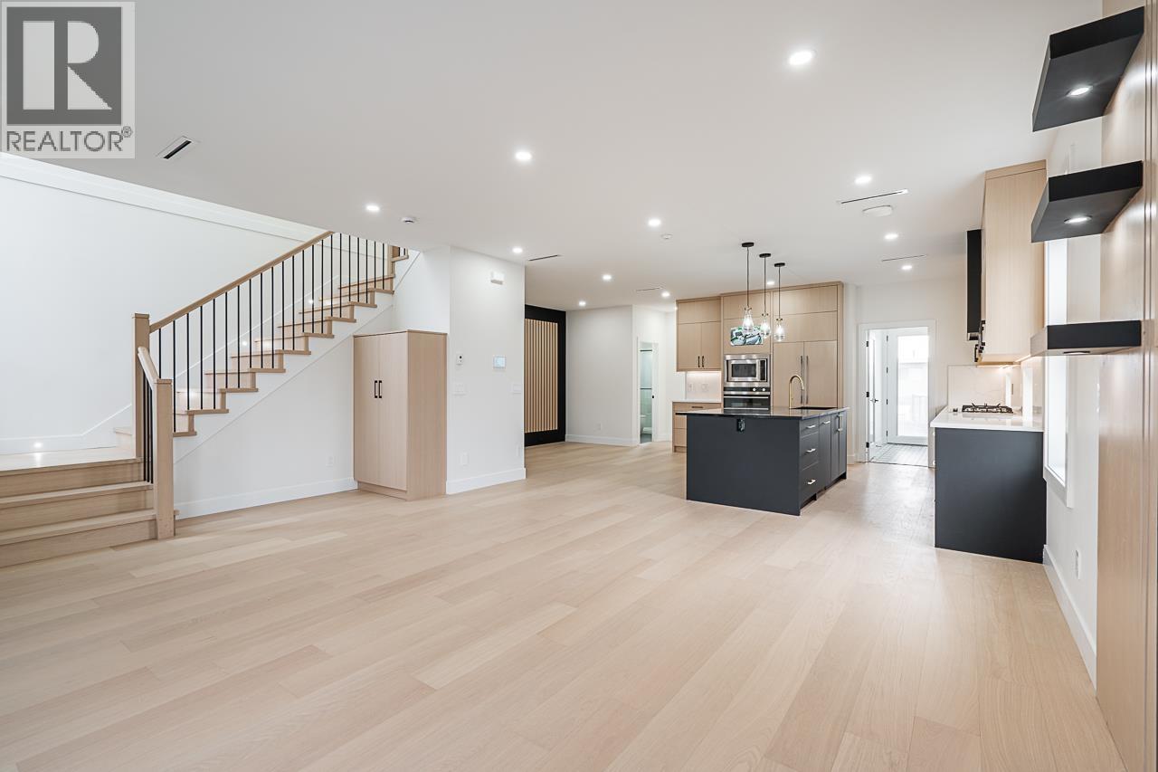 Photo 8 of 6150 Napier Street, Burnaby BC