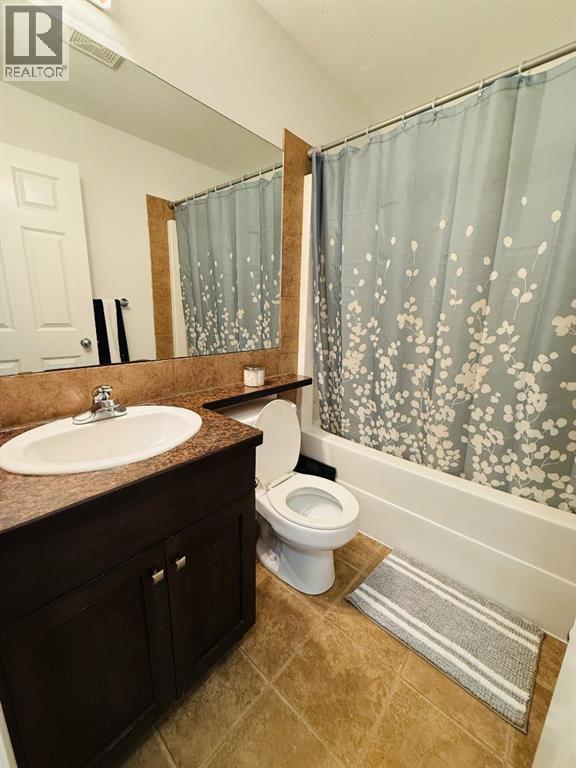 Single Family House for Sale in  Sunridge Boulevard W Sunridge Lethbridge 