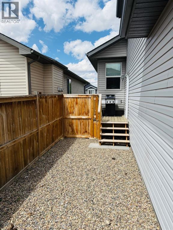 Single Family House for Sale in  Sunridge Boulevard W Sunridge Lethbridge 