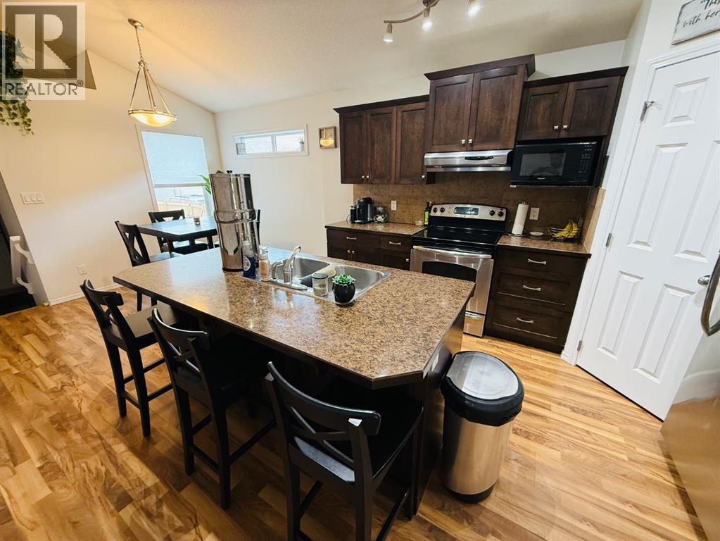 Single Family House for Sale in  Sunridge Boulevard W Sunridge Lethbridge 