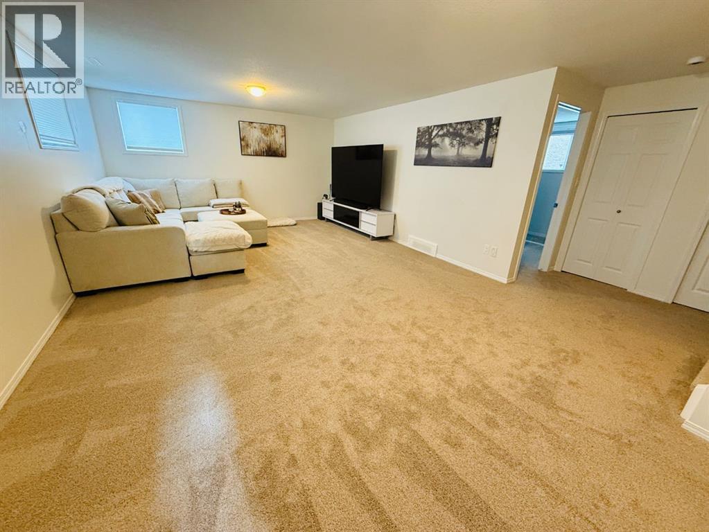 Single Family House for Sale in  Sunridge Boulevard W Sunridge Lethbridge 