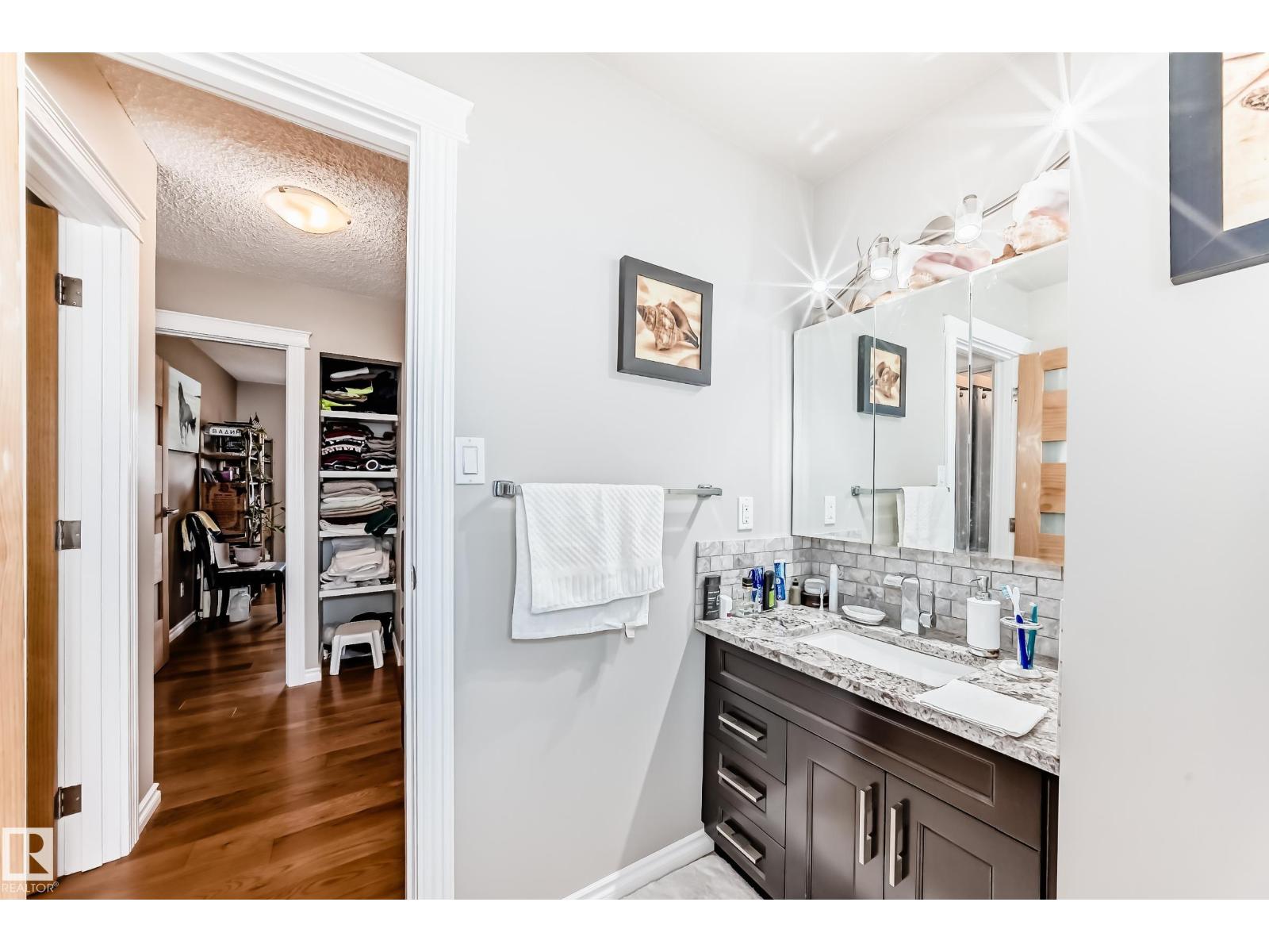 Photo 8 of 14608 29 A St Nw, Edmonton AB