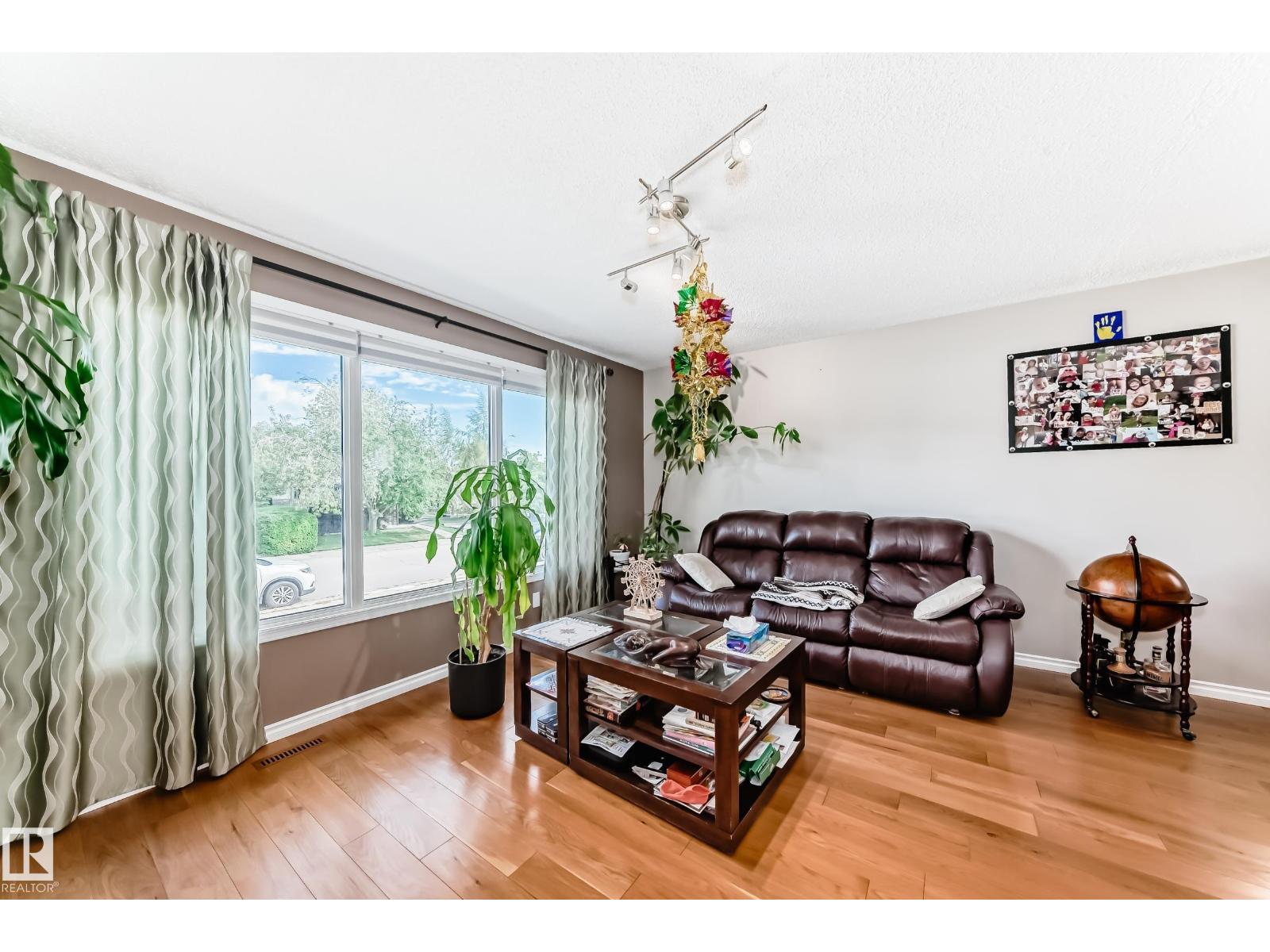 Photo 30 of 14608 29 A St Nw, Edmonton AB