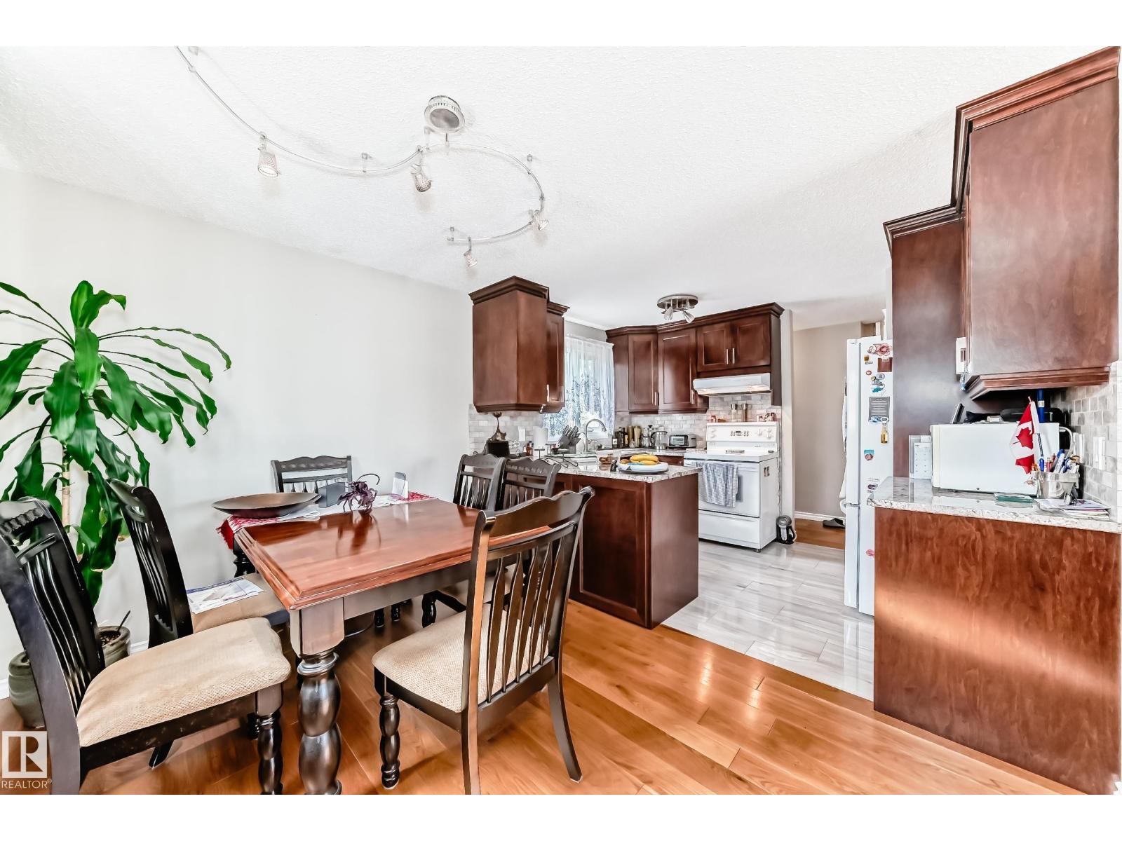 Photo 7 of 14608 29 A St Nw, Edmonton AB