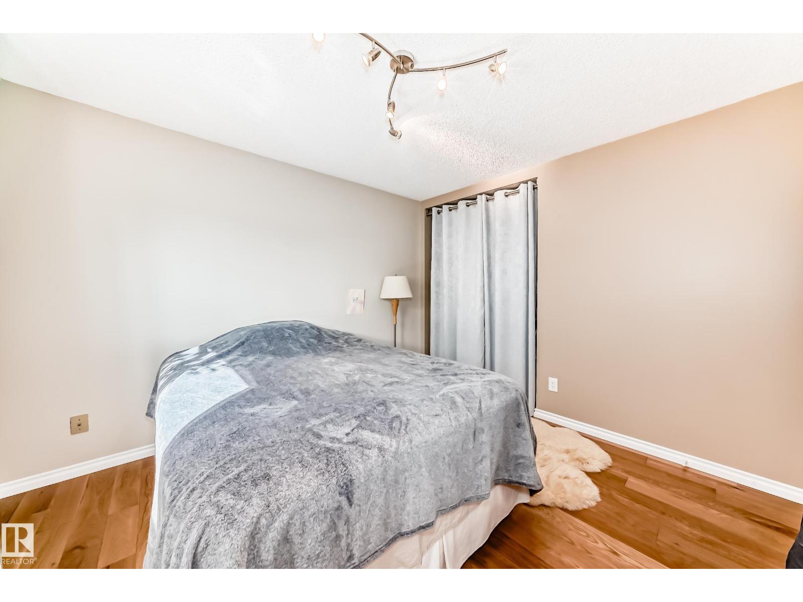 Photo 14 of 14608 29 A St Nw, Edmonton AB