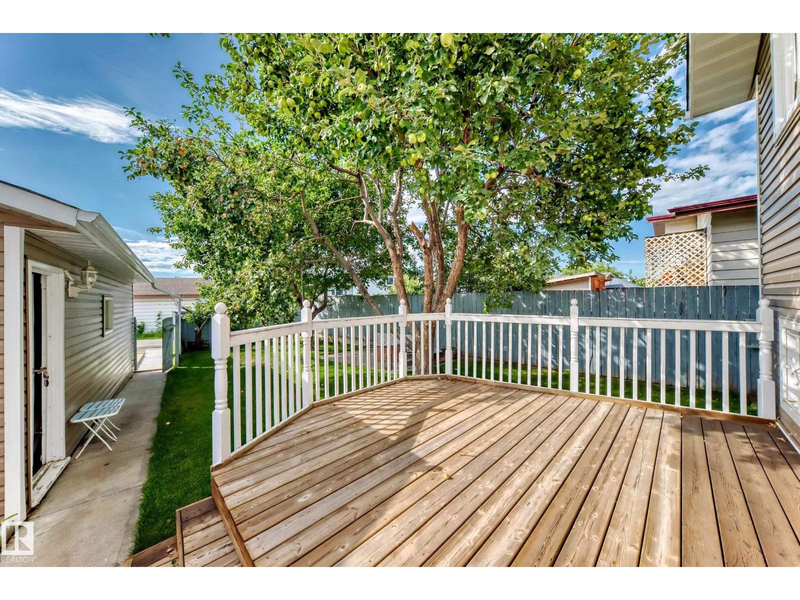 Photo 26 of 14608 29 A St Nw, Edmonton AB