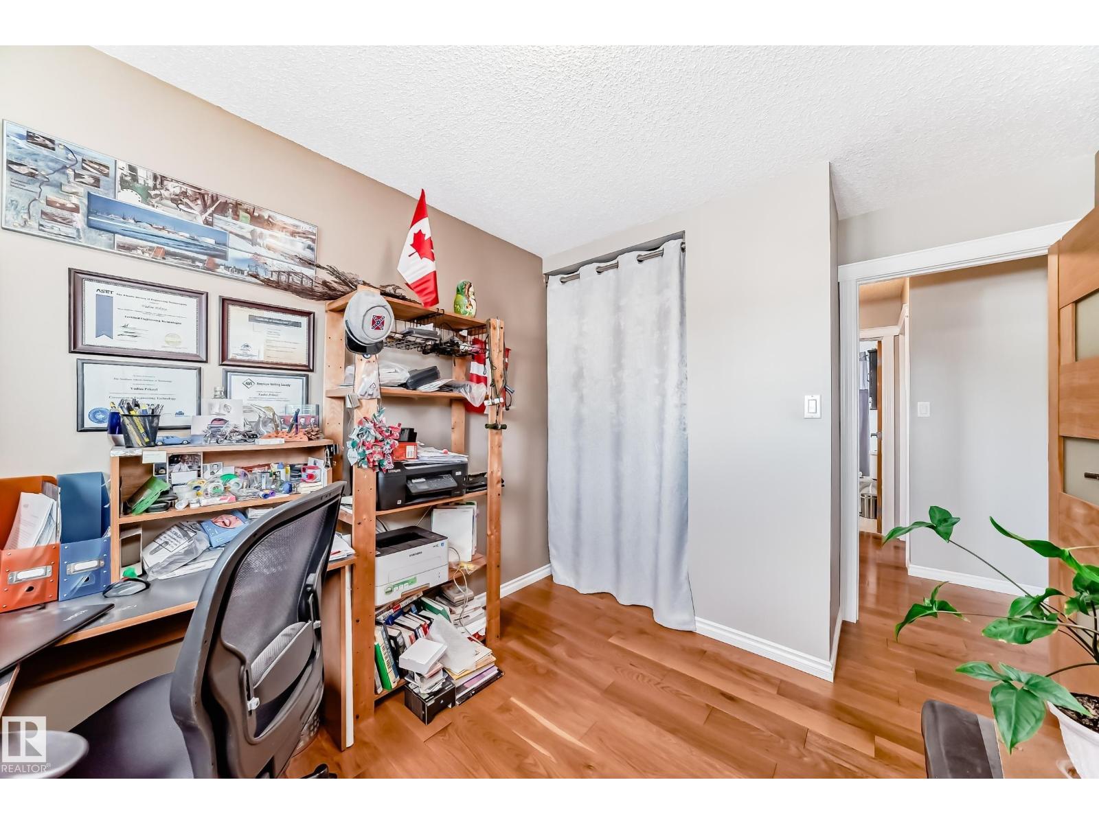 Photo 20 of 14608 29 A St Nw, Edmonton AB