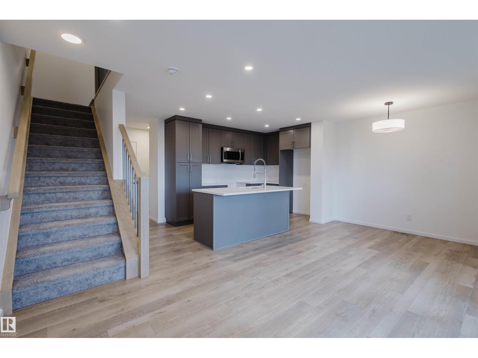 Photo 2 of 1050 Hearthstone Bv, Sherwood Park AB