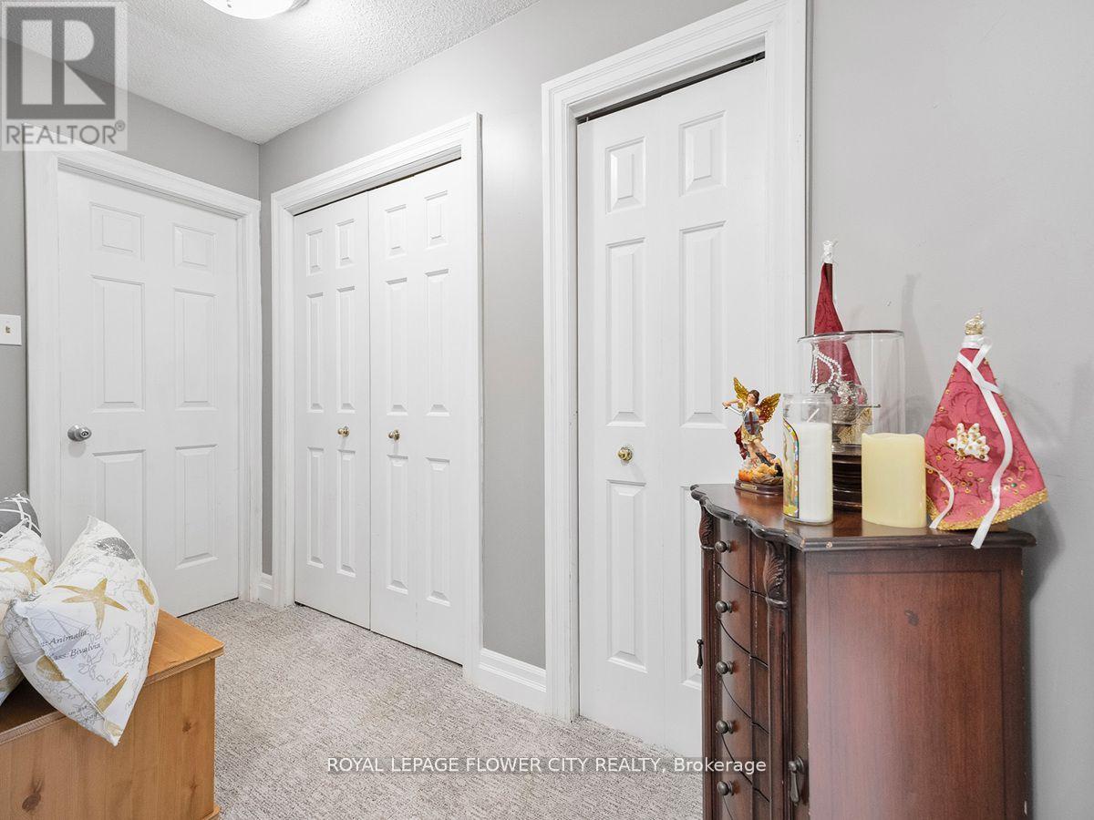 Photo 18 of 20 Driftwood Place, Hamilton ON