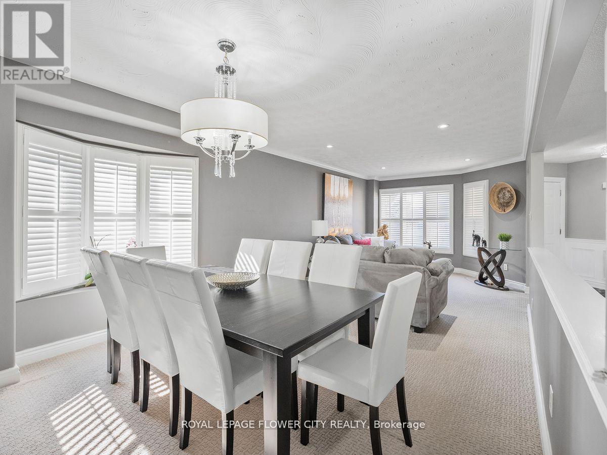 Photo 2 of 20 Driftwood Place, Hamilton ON