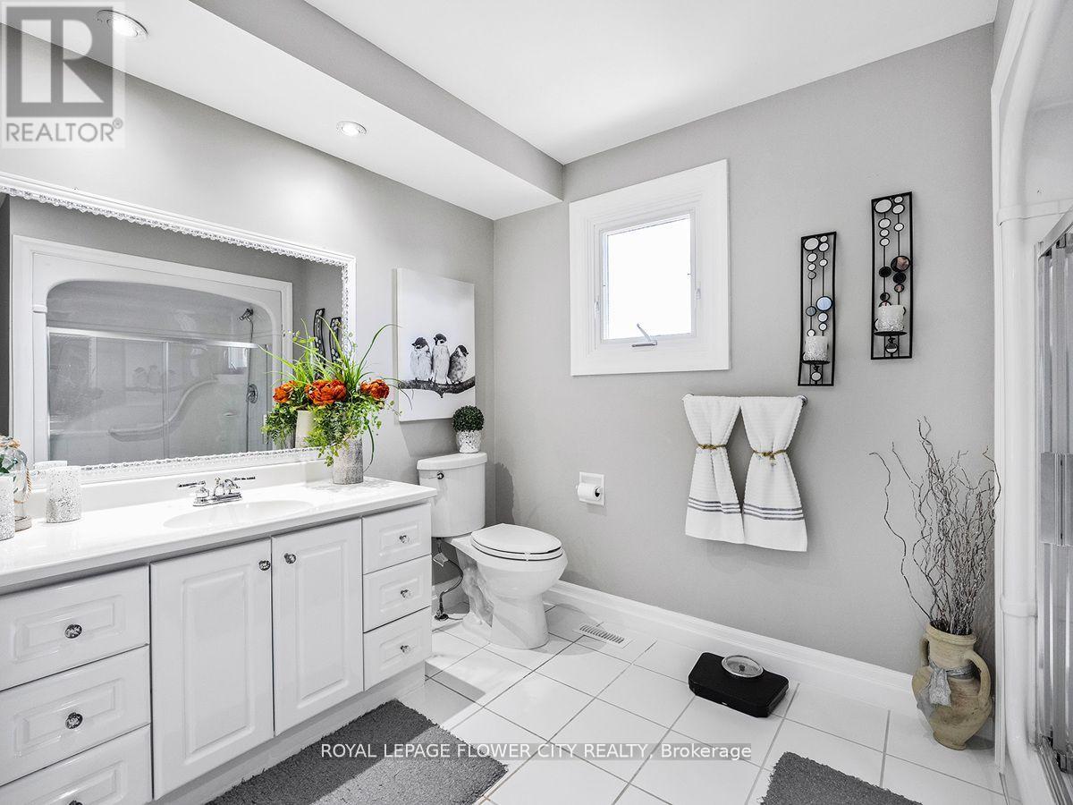 Photo 22 of 20 Driftwood Place, Hamilton ON