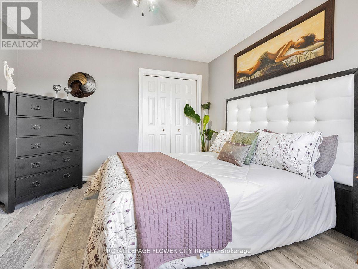 Photo 25 of 20 Driftwood Place, Hamilton ON