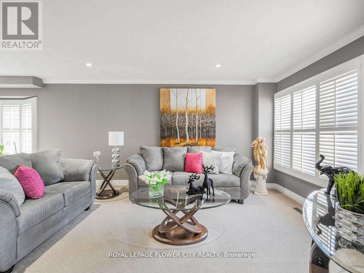 Photo 28 of 20 Driftwood Place, Hamilton ON