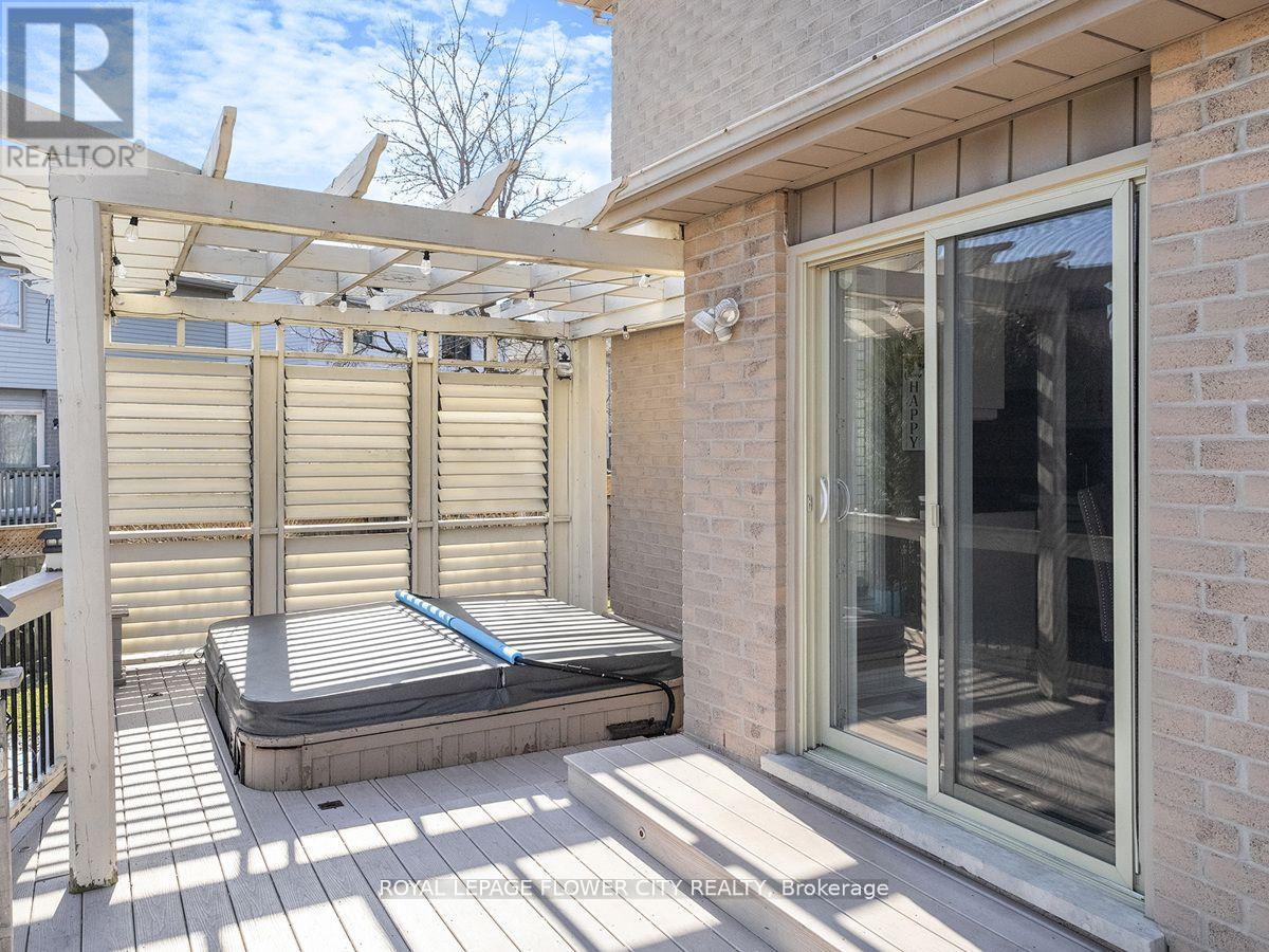 Photo 36 of 20 Driftwood Place, Hamilton ON