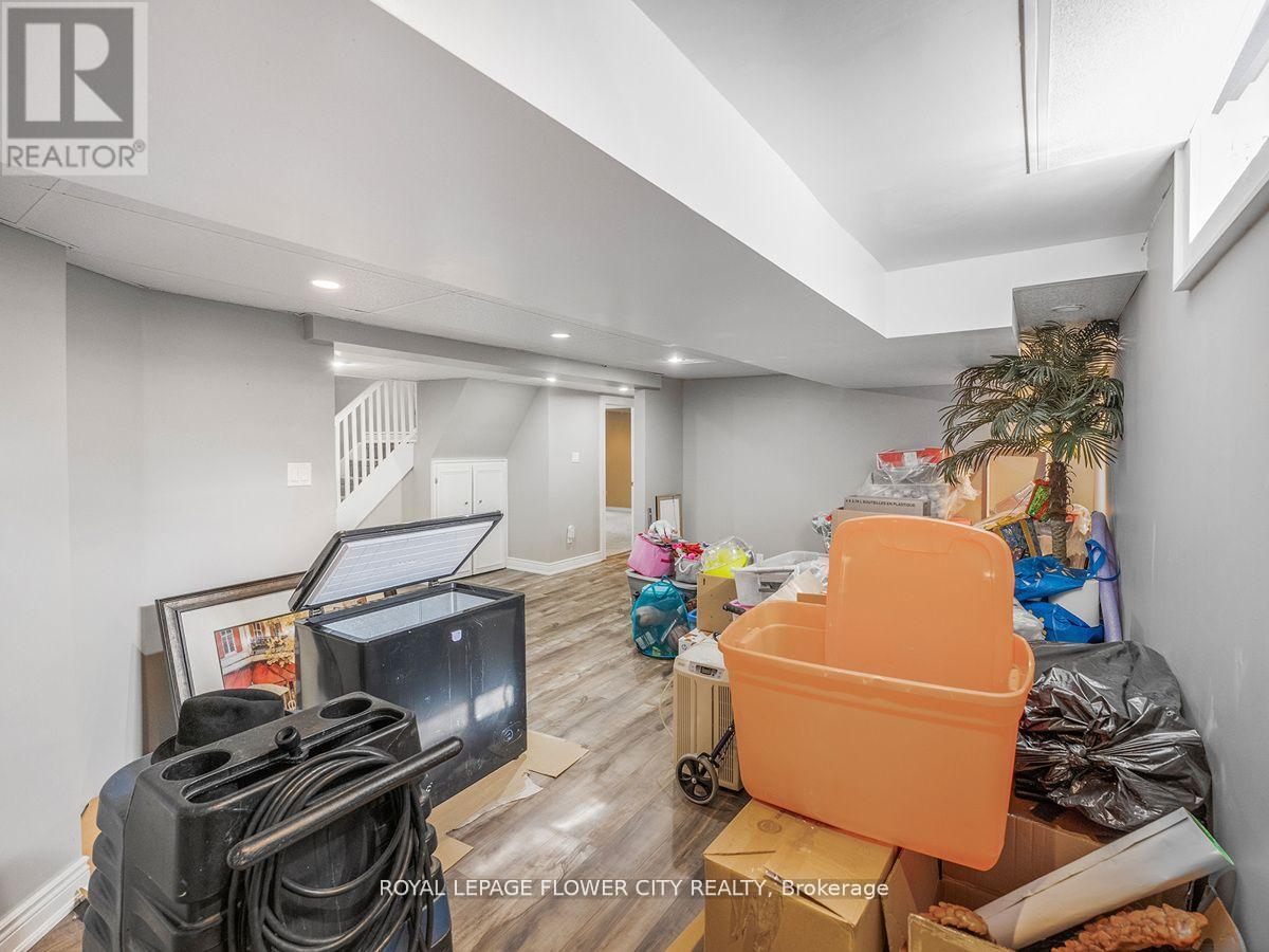 Photo 38 of 20 Driftwood Place, Hamilton ON